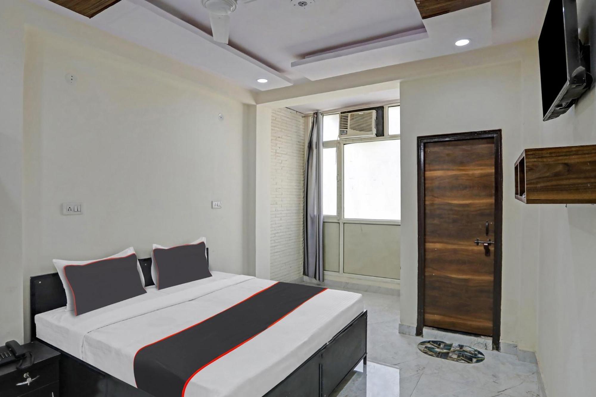 Collection O Comfort Lounge Hotel 3*